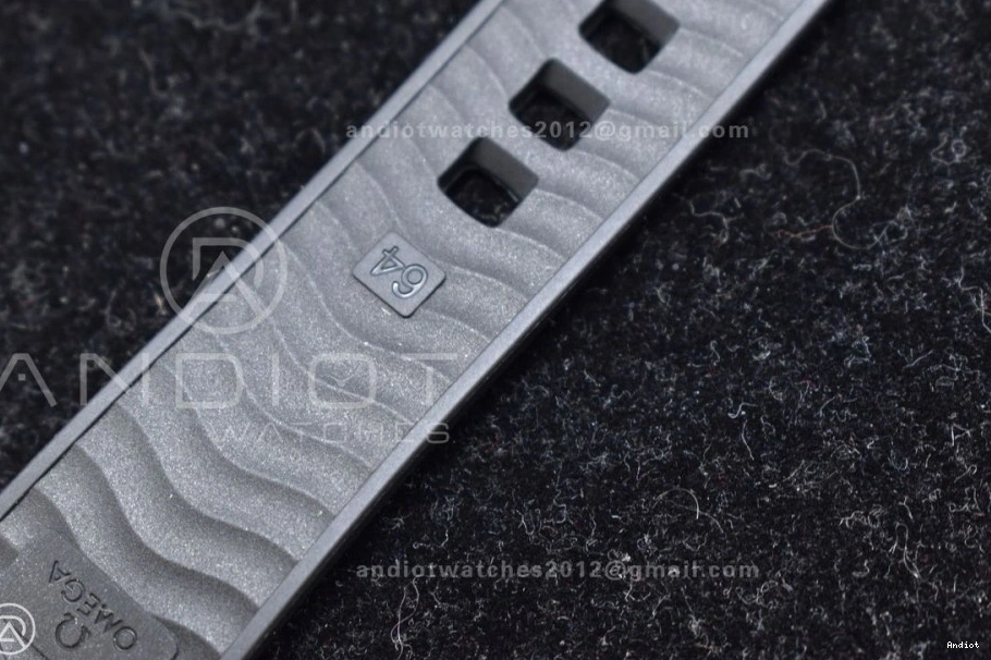 RMF Strap on Gold YG Chrono in Best Black YG Manual Moonshine Speedmaster Moonwatch Edition Dial Rubber 0113